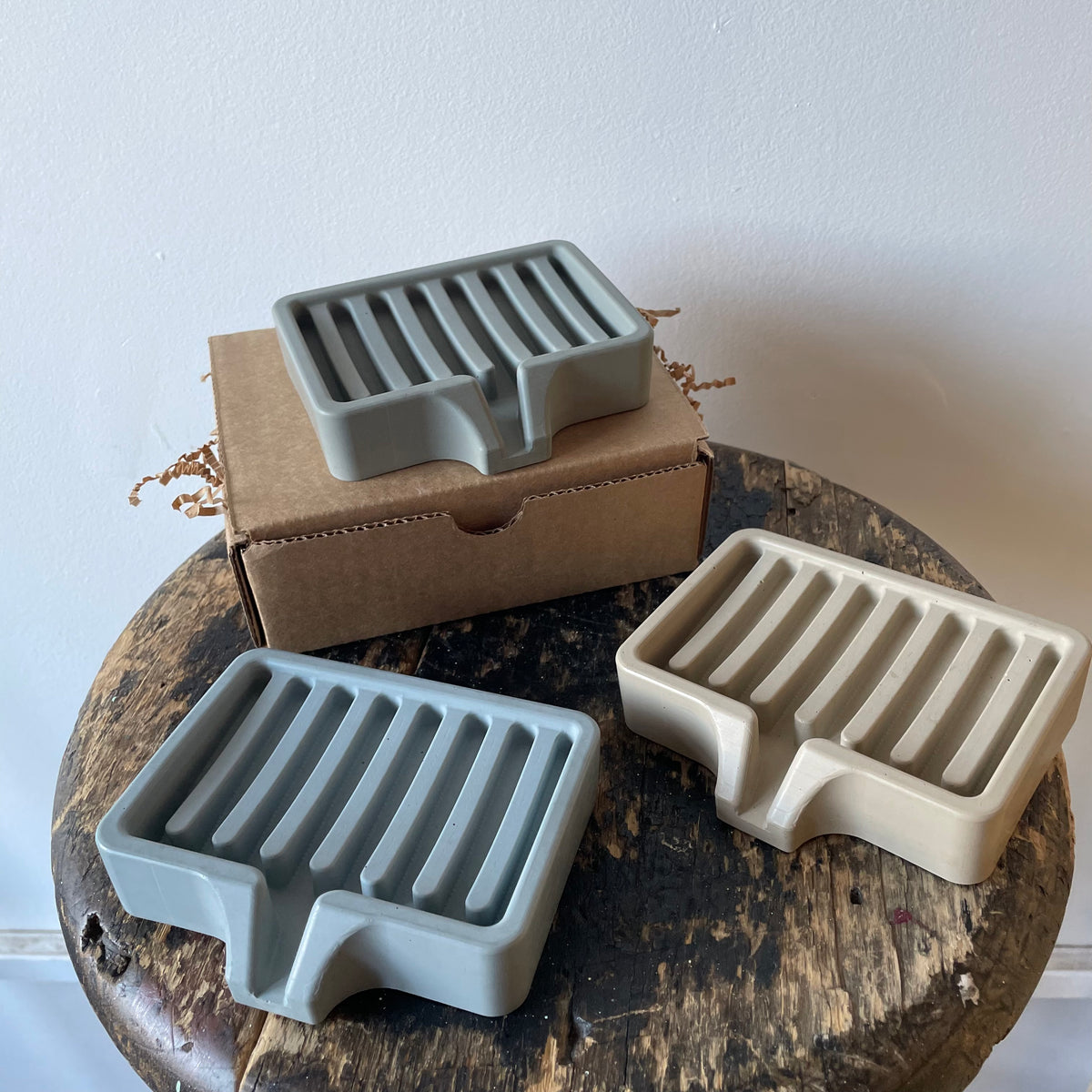 http://www.upstatemn.com/cdn/shop/products/ConcreteSoap_SpongeHolder_1200x1200.jpg?v=1658153163