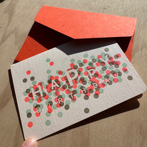 FOLDED CARD HAPPY BIRTHDAY CONFETTIS RED ON PEACH + MANDARIN ENVELOPE by Le Typographe