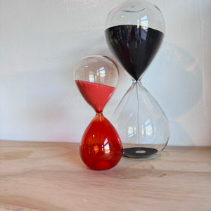 Hour Glass by GRY MATTR