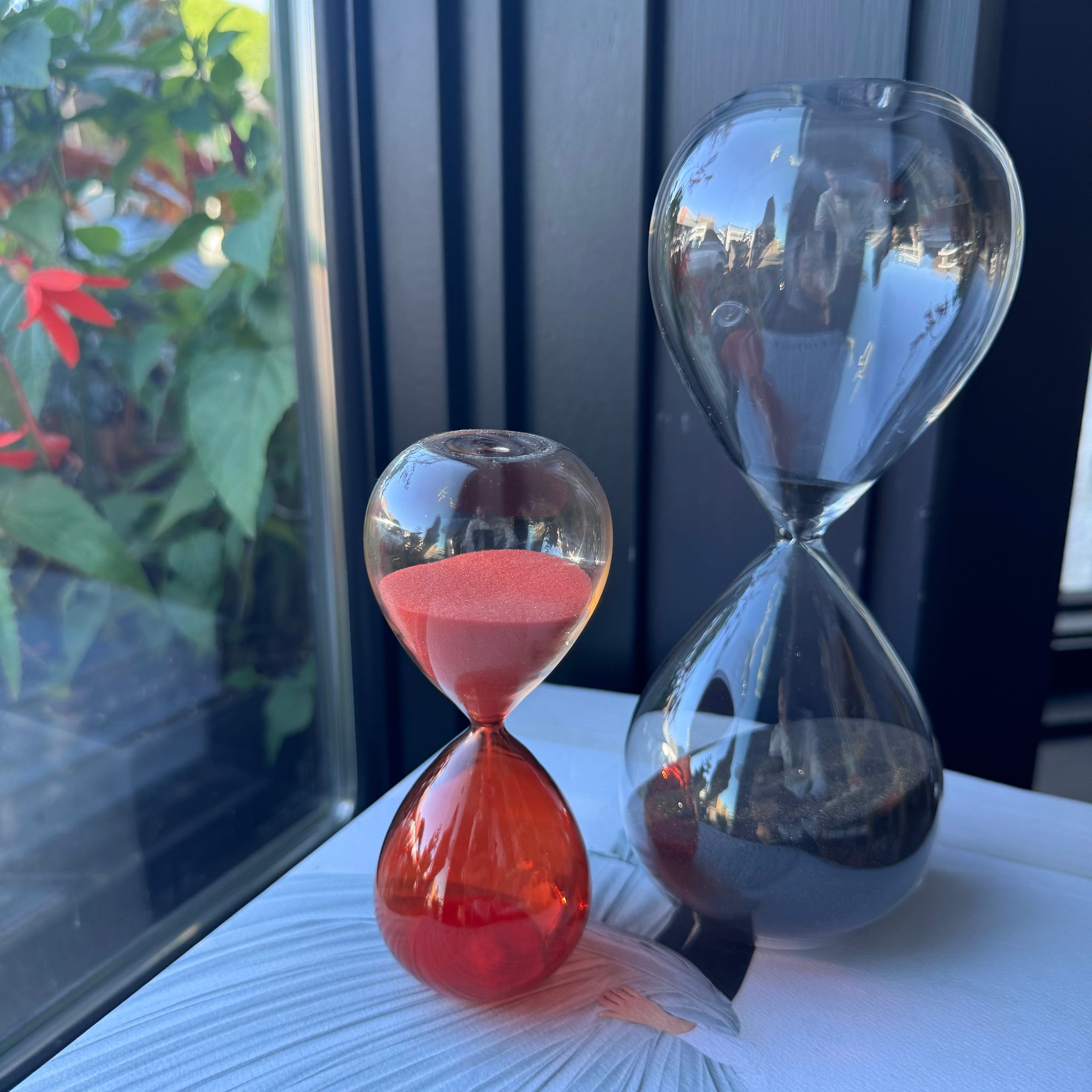 Hour Glass by GRY MATTR